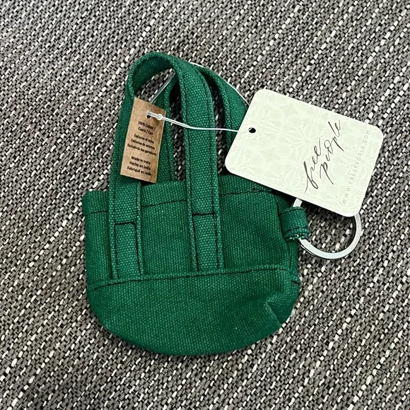Free People (NWT) Green Mini Caravan Bag Charm. Keychain or Ring - Picture 3 of 5